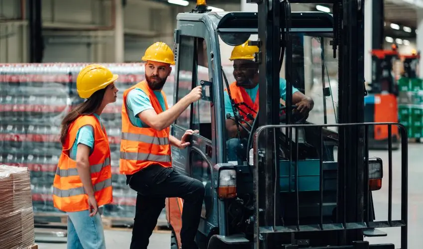 Formación para certificación operadores de montacargas en Madrid Cundinamarca